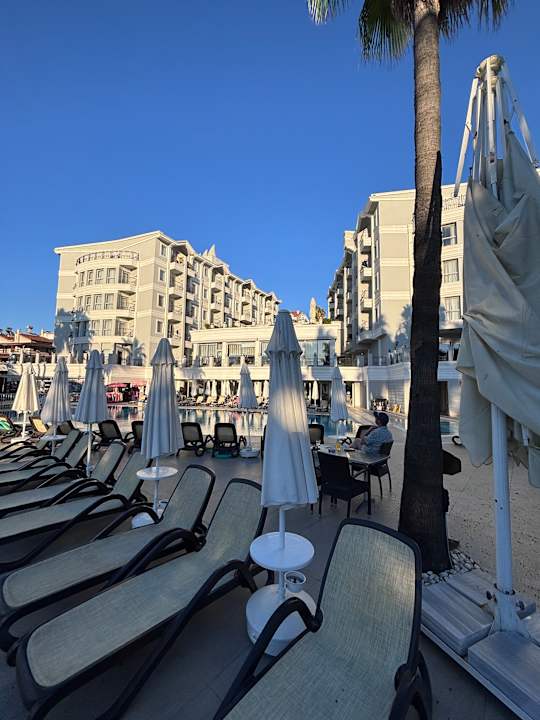 Pool Royal Atlantis Beach Hotel