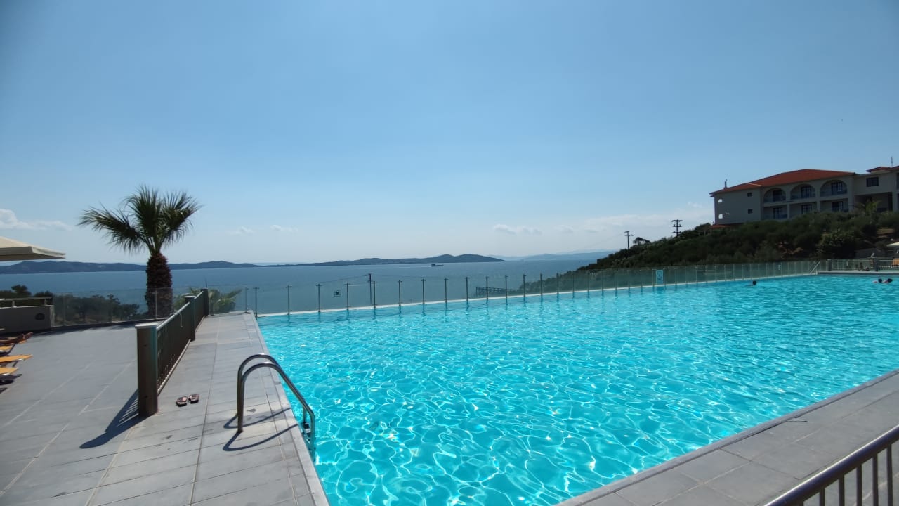 Pool Akrathos Beach Hotel