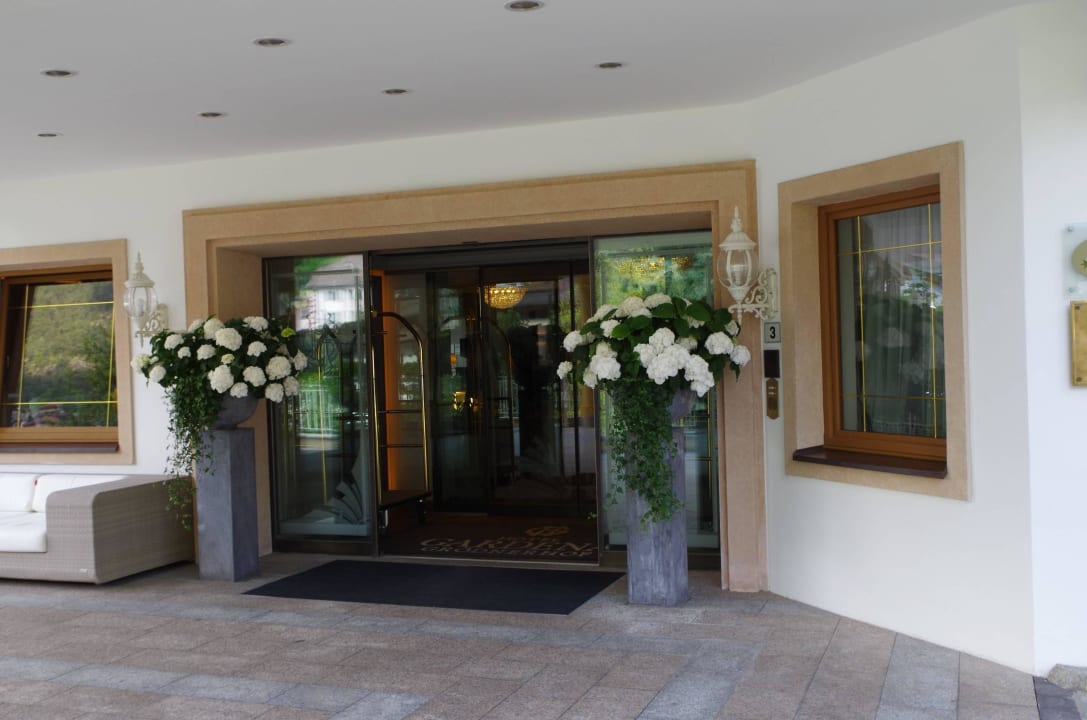 Hoteleingang Hotel Gardena Grödnerhof