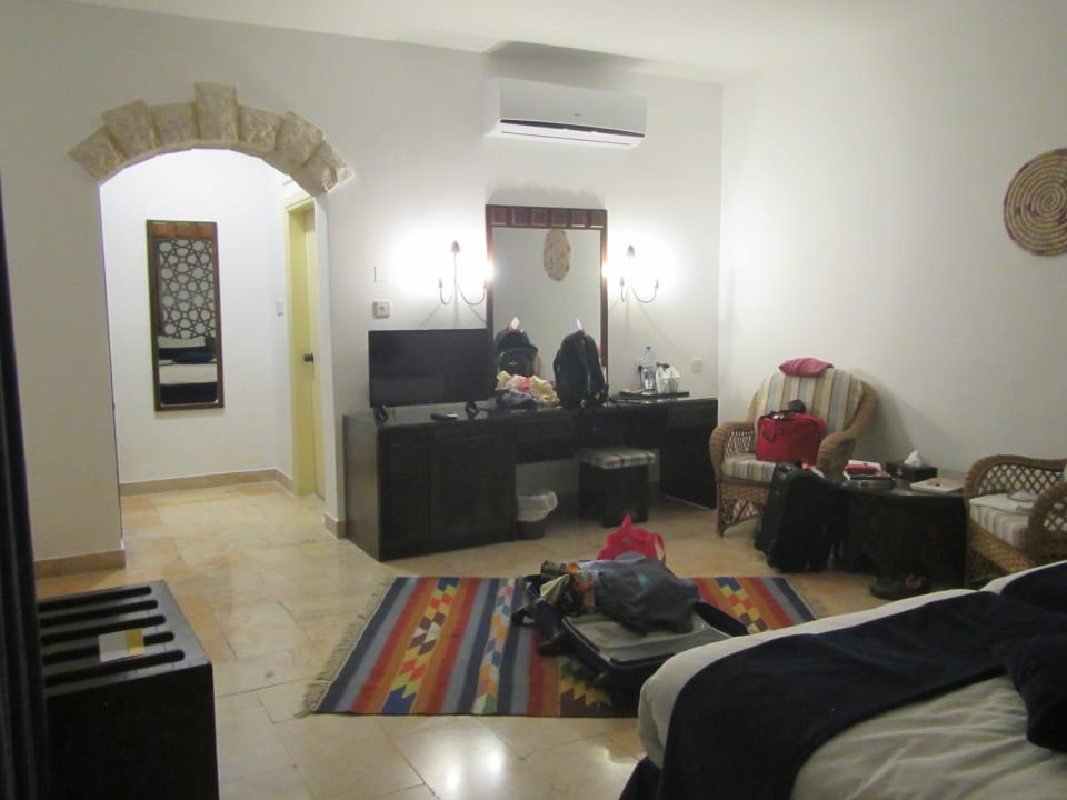 Zimmer The Old Village Hotel & Resort