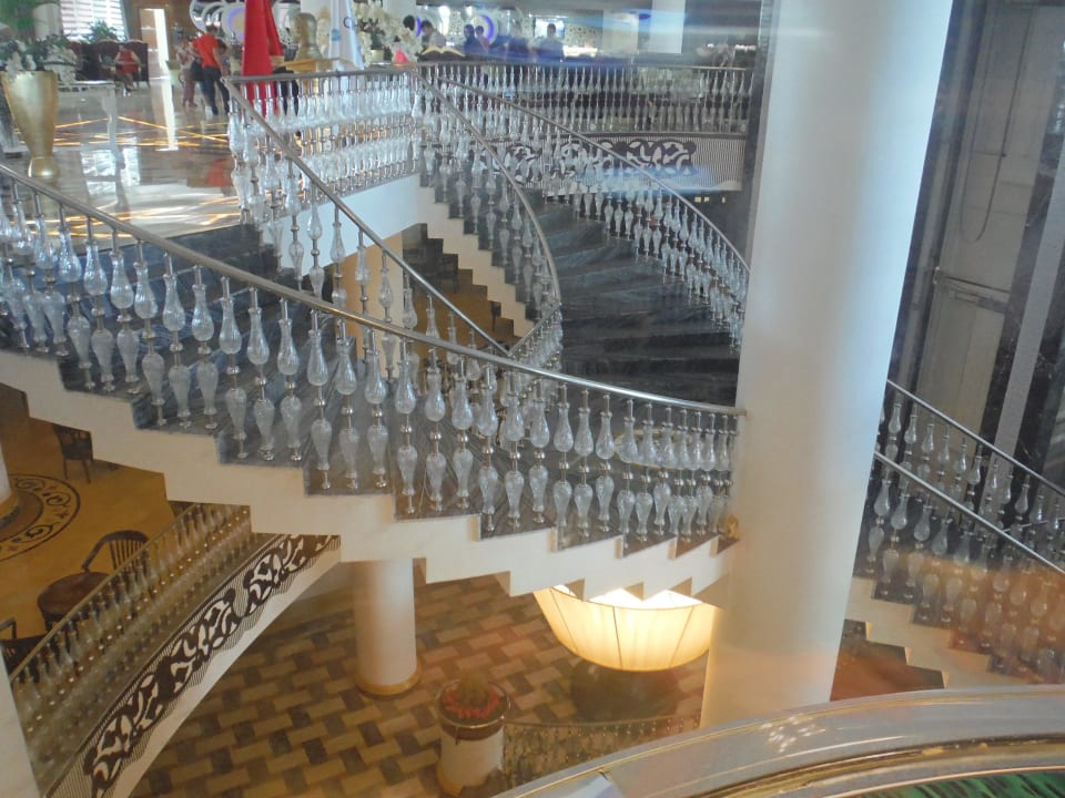 Treppe zur Lobby Crystal Sunset Pearl Collection