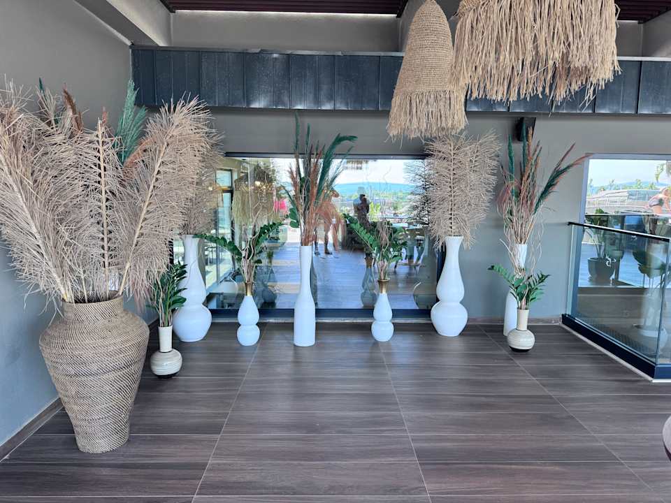 Gastro Jacaranda Luxury Resort