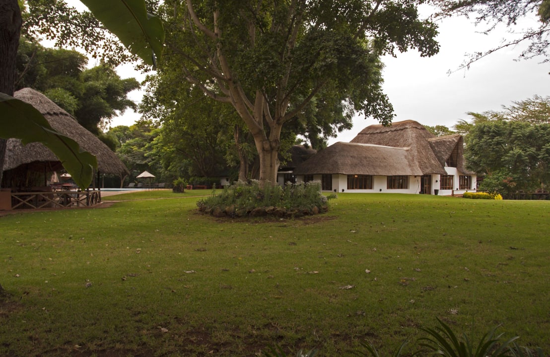 Hauptgebäude mit Rezeption links Ngorongoro Farm House