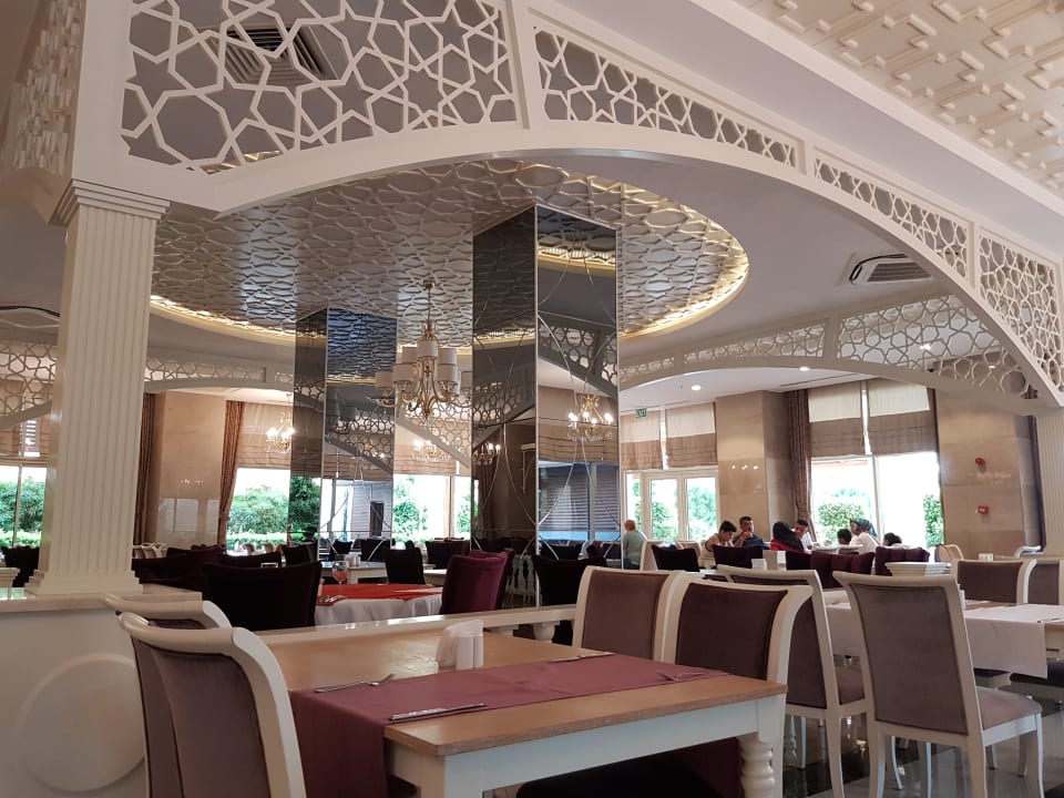 Restaurant Well Palace Side