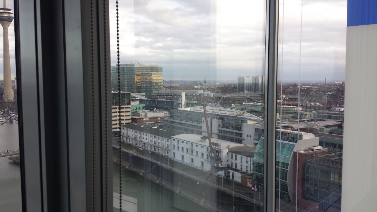 Zimmer mit Blick! INNSiDE by Meliá Düsseldorf Hafen
