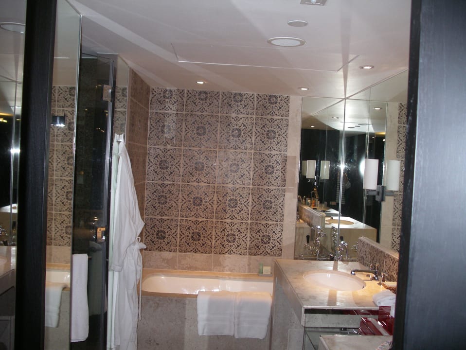 Bad Grand Hyatt Erawan Bangkok