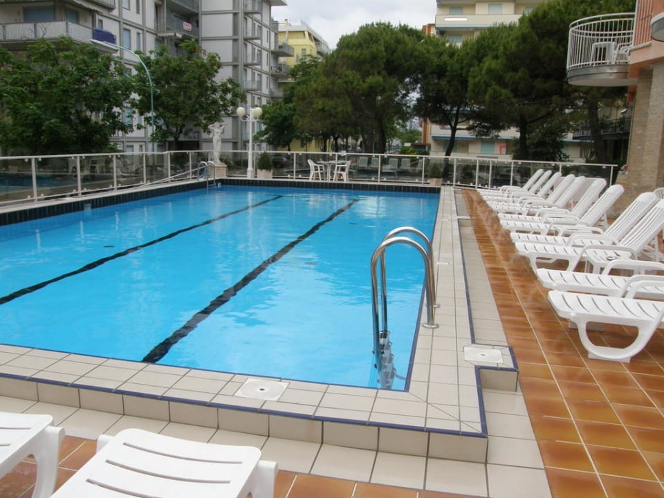 Бассейн отеля Hotel Stockholm