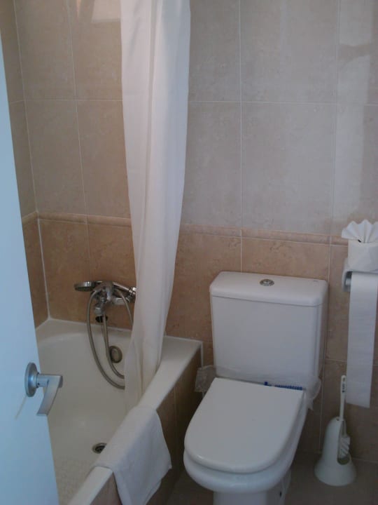 Sehr sauberes Bad Aparthotel Ciudad Laurel