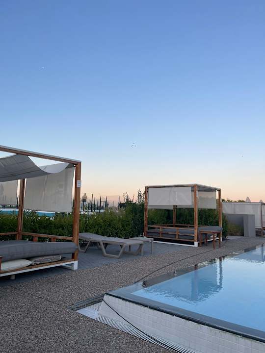 Pool Wave Resort