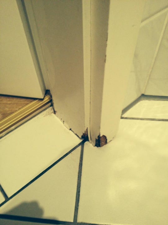 "Badezimmertür in einem "Feinen First Class Hotel"" Hotel Am