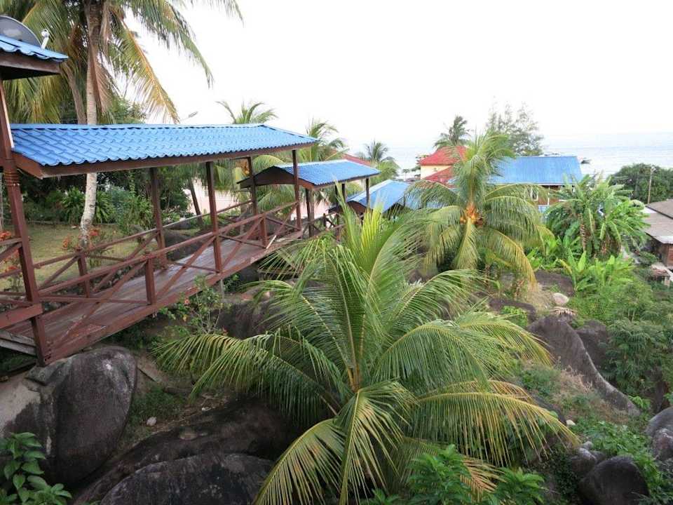 Blick auf den Weg zum Resort Island Reef Resort