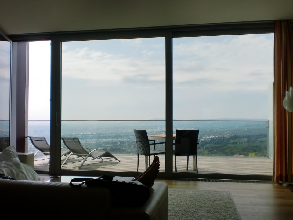 Der Ausblick vom Esszimmertisch Hotel Kahlenberg