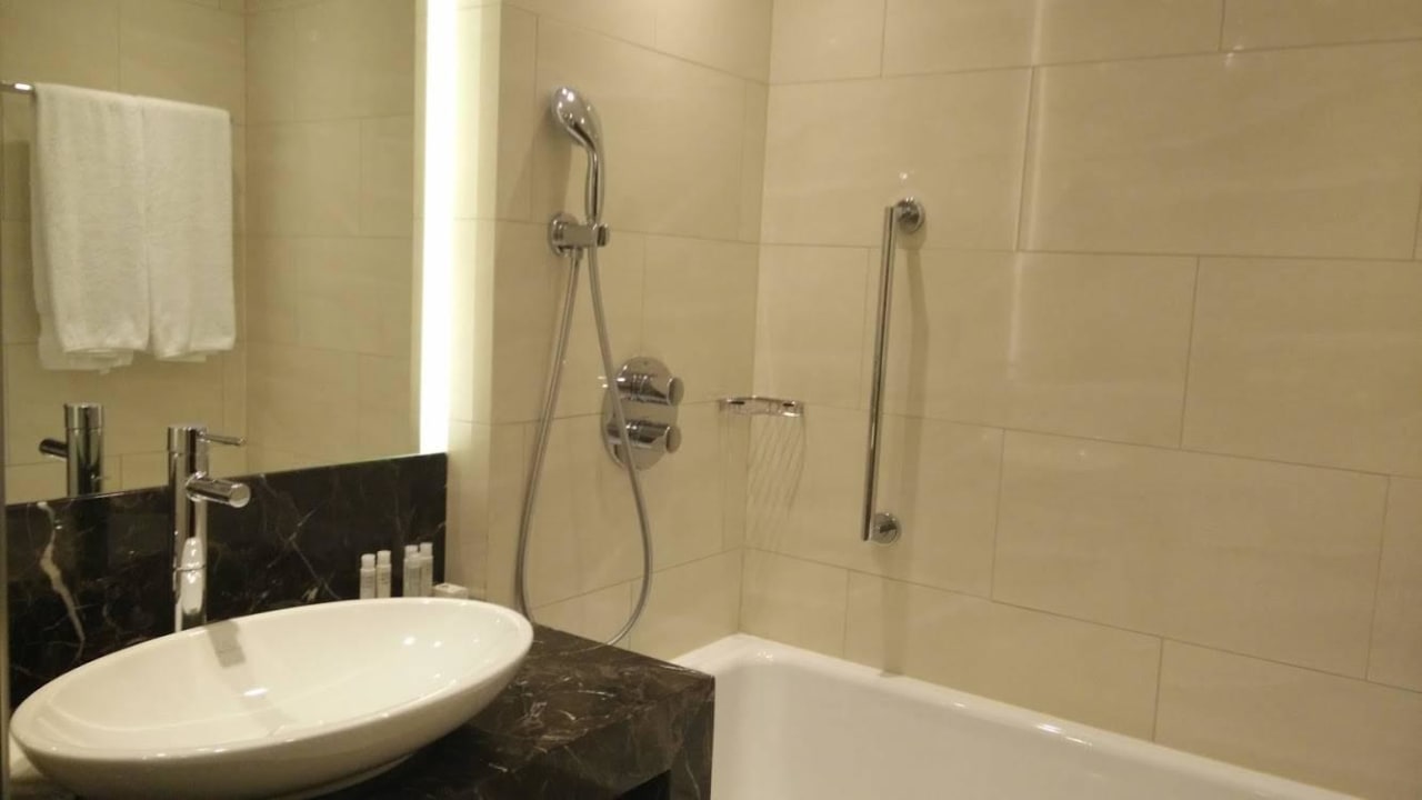 Łazienka DoubleTree by Hilton Hotel & Conference Centre Warsaw