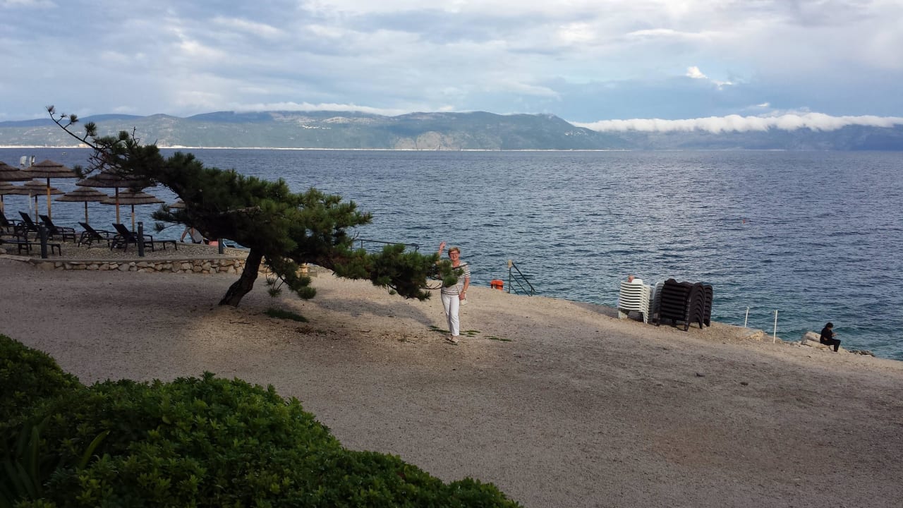 Blick von der Promenade auf die Insel Cres Valamar Sanfior Hotel & Casa