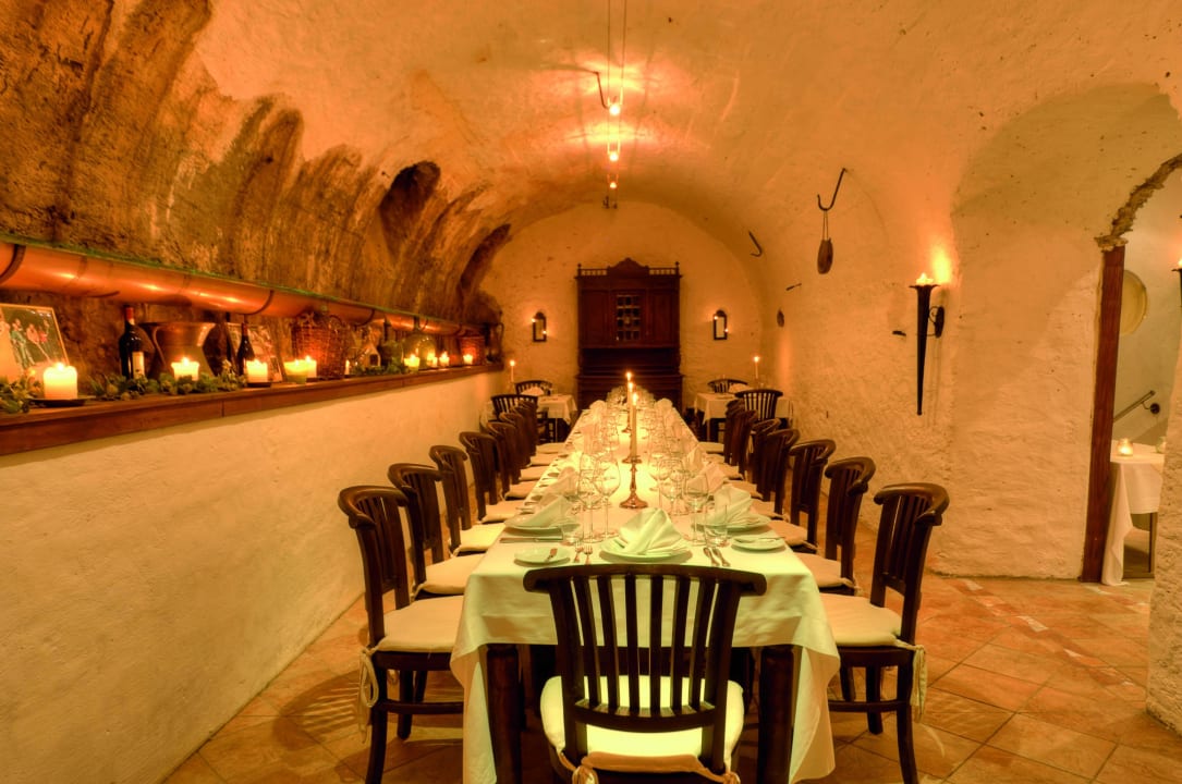 Festliche Tafel im Wolfskeller Hotel Lahnschleife
