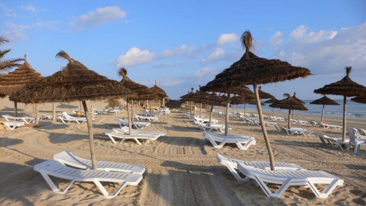 Strand am Morgen 2 Caribbean World Thalasso Djerba