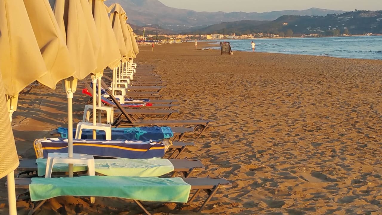 Strand früh morgens Vantaris Luxury Beach Resort