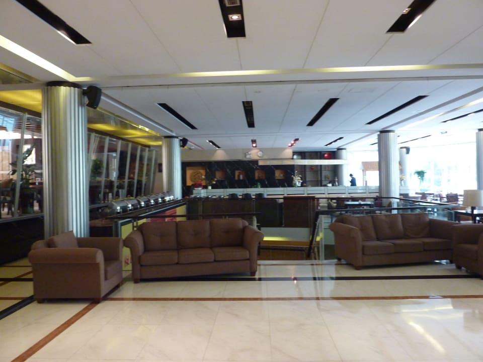 Lobby und Eingangsbereich Hotel Chateau Regency