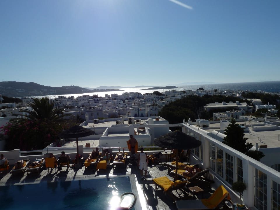 Blick über Mykonos Stadt von der Terrasse Hotel Rochari