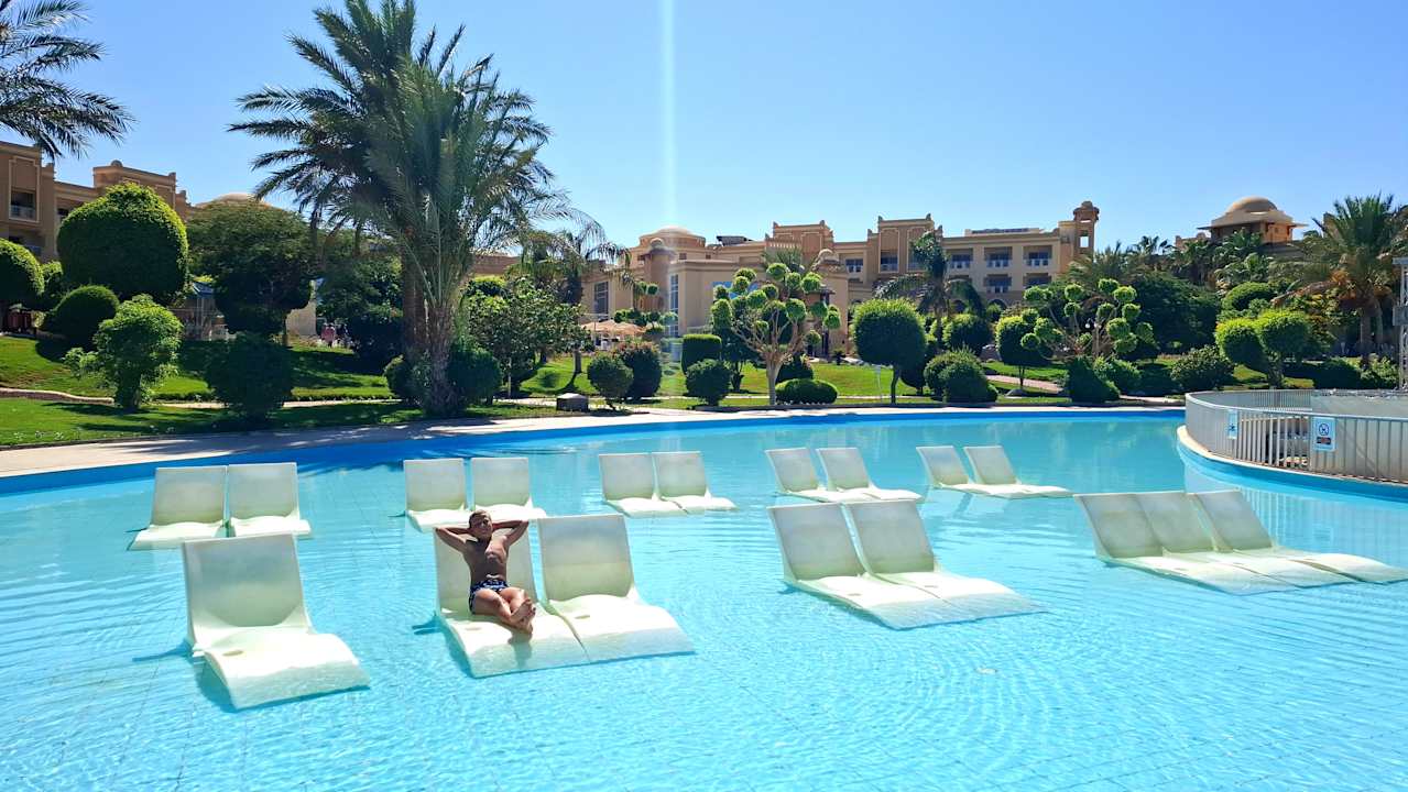 Pool Serenity Alpha Beach