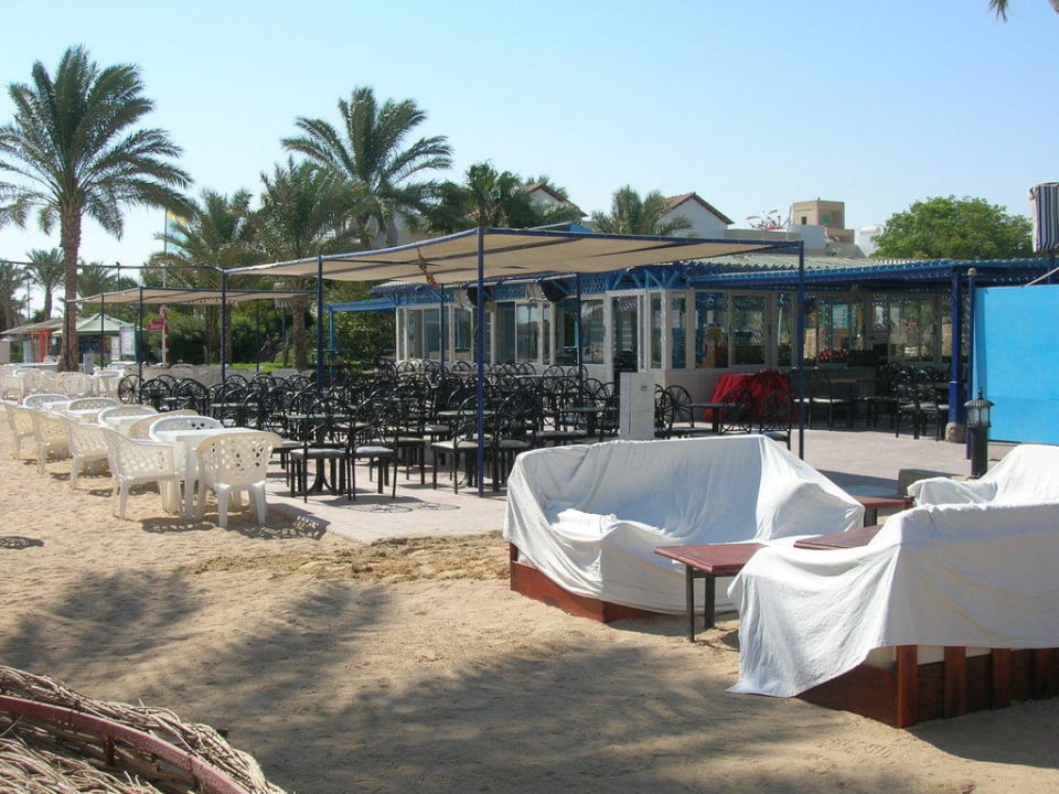 Mittagessen in Badehose  Golden Beach Resort