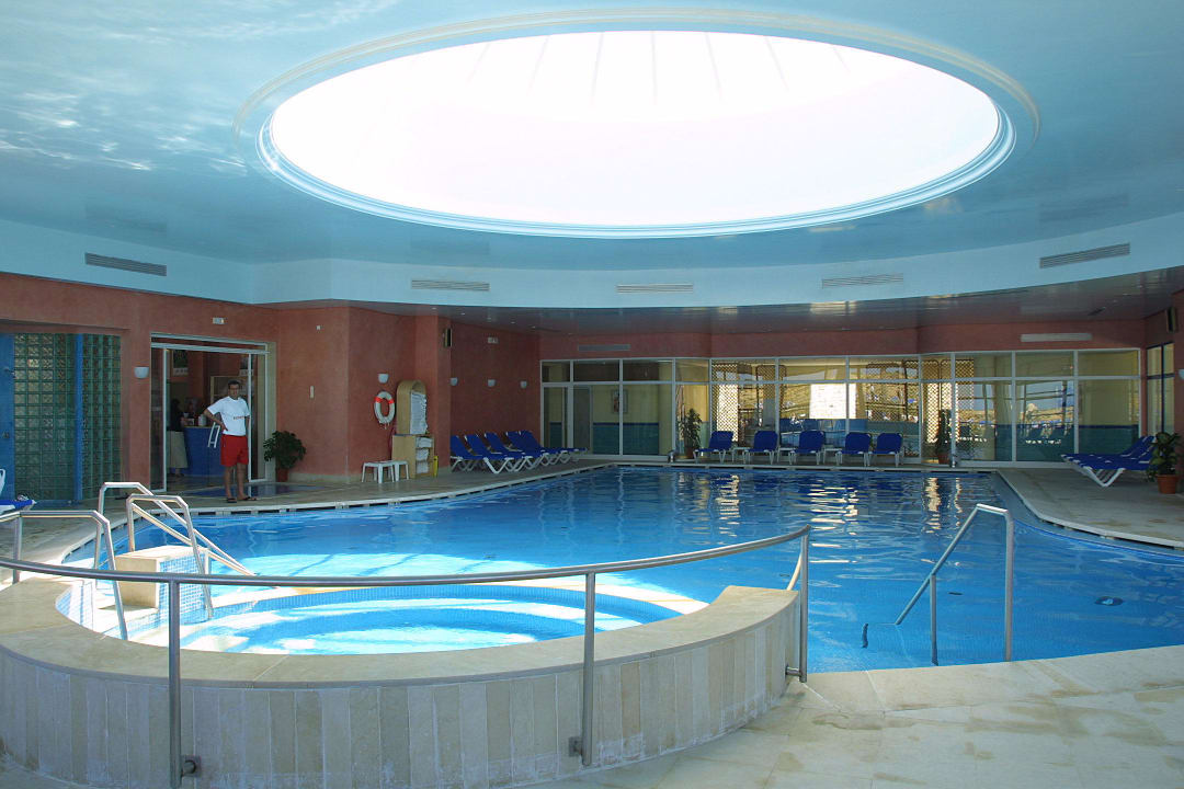 Beheizter Innenpool mit Sprudelbad REGENCY Hotel & Spa