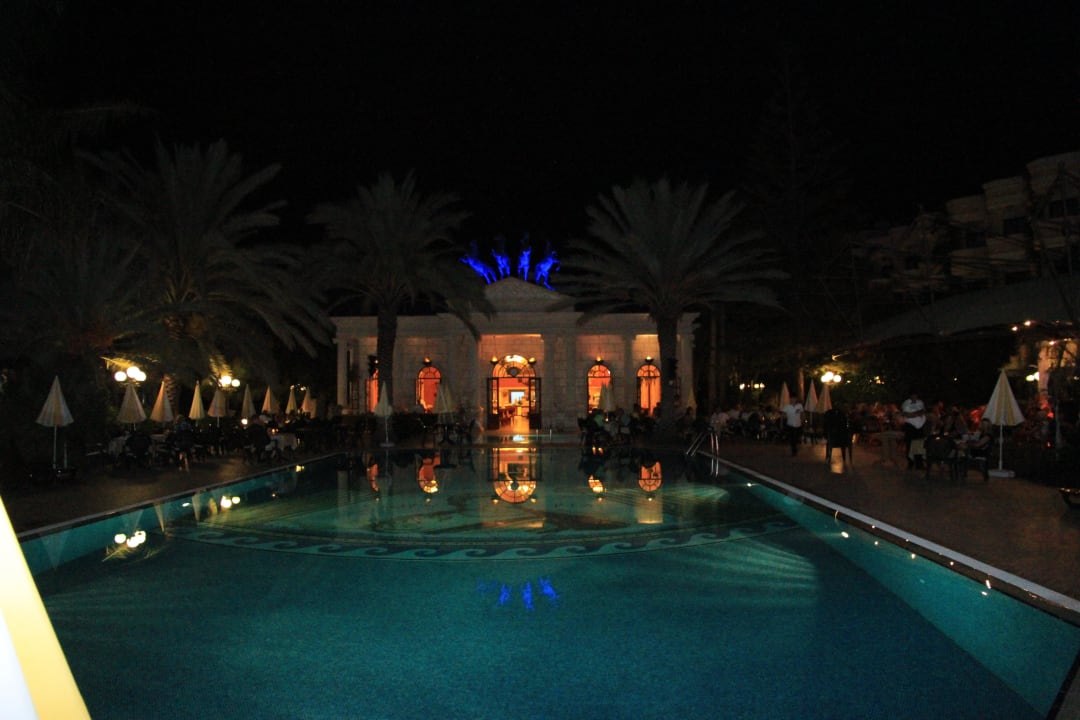 Pool am Abend Hotel Yetkin
