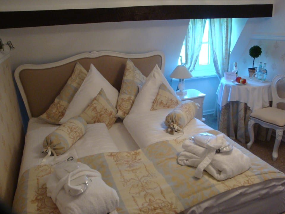 Klein, aber fein. Burghaus & Villa Kronenburg