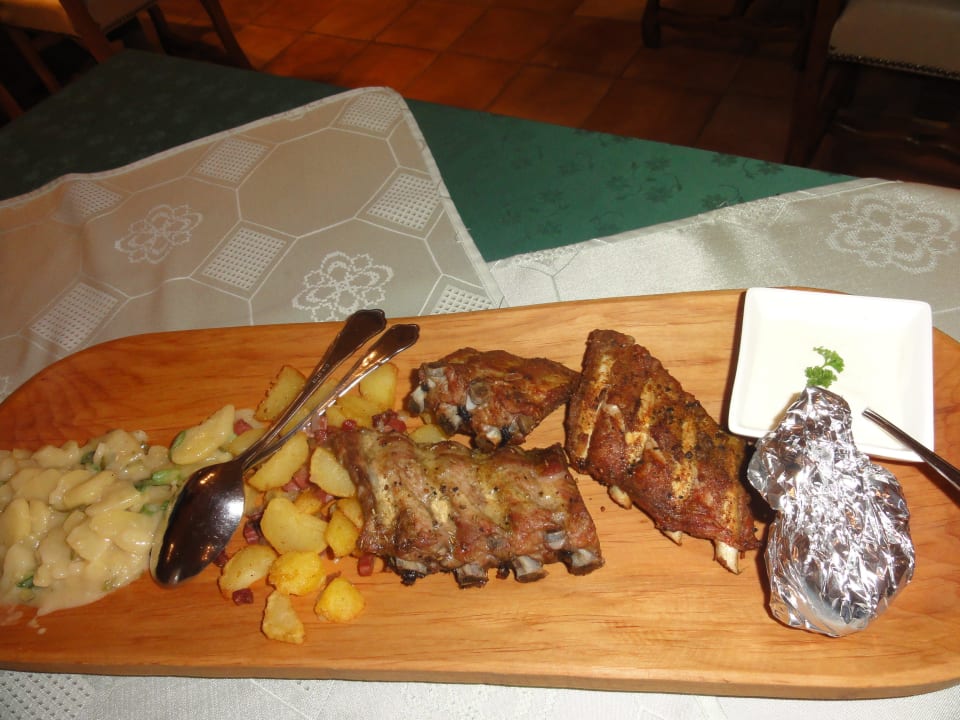 Gegrilltes Spareribbs mit versch. Kartoffeln Ferienhof Kampfl