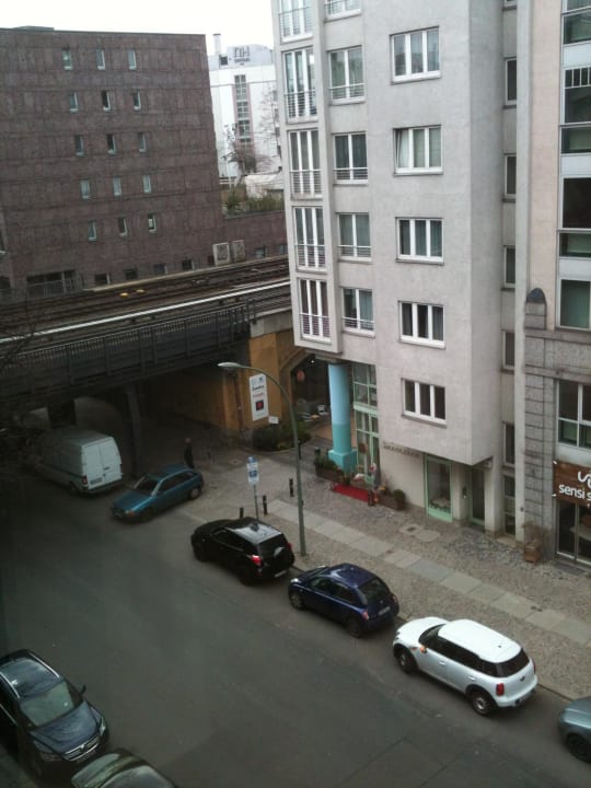 Blick aus Fenster Vorderseite Hampton by Hilton Berlin City West