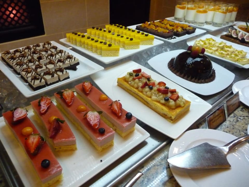 Büffet Desserts Miramar Al Aqah Beach Resort