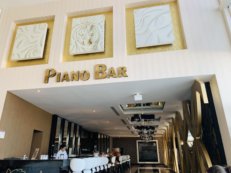 Lobby Azura Deluxe Resort & Spa Hotel