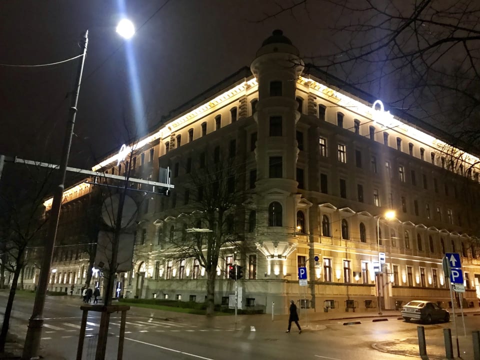 Außenansicht Grand Poet Hotel by Semarah