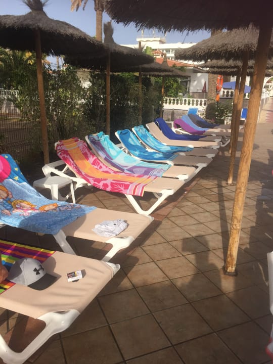 Pool HL Miraflor Suites Hotel