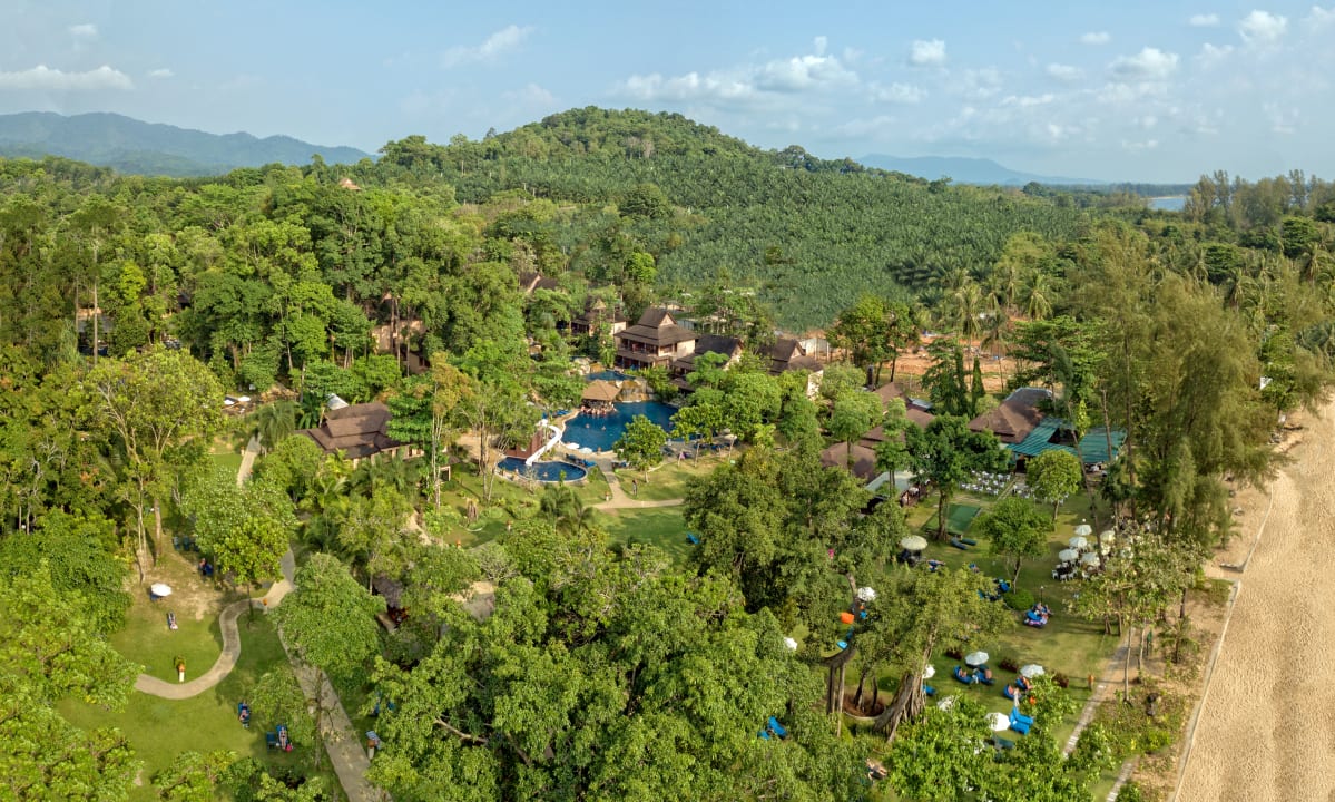 Hotel von oben, die meisten Gebäude sieht man nicht  Khao Lak Merlin Resort
