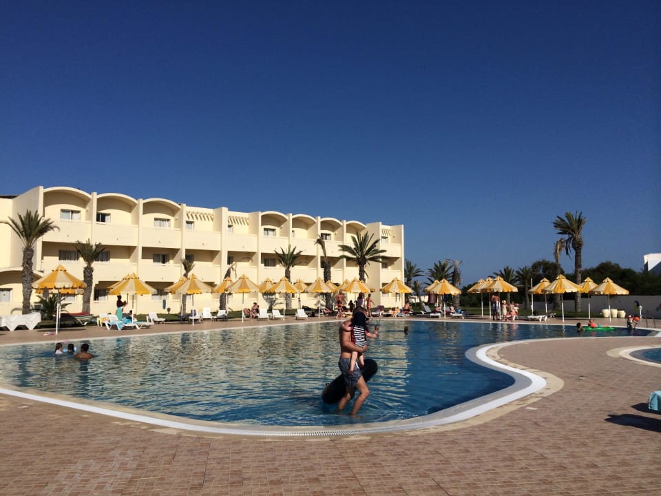 Pool im Bereich der Rutschen Omar Khayam Resort & Aquapark