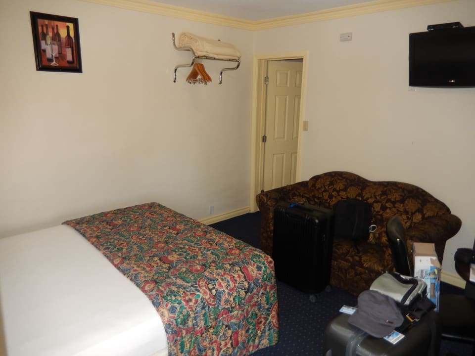 Zimmer Mayfair Passport Inn Inyokern