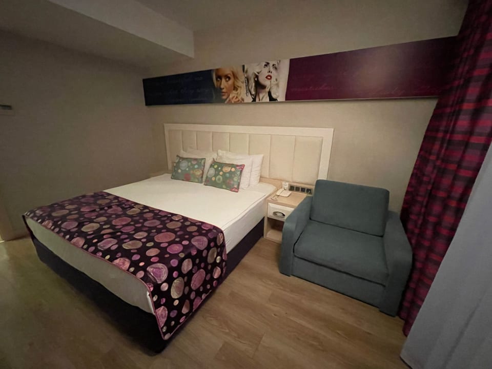 Zimmer Azura Deluxe Resort & Spa Hotel