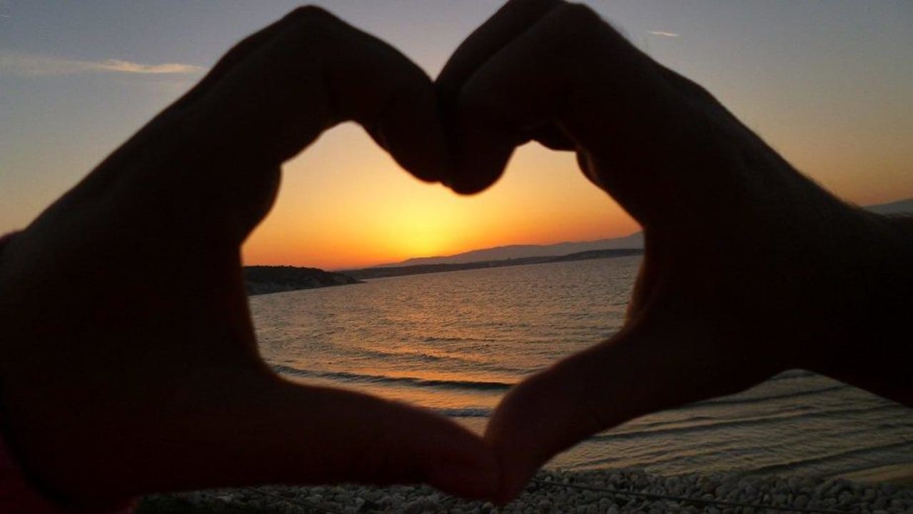 Sonnenuntergang am Strand Hotel Babaylon