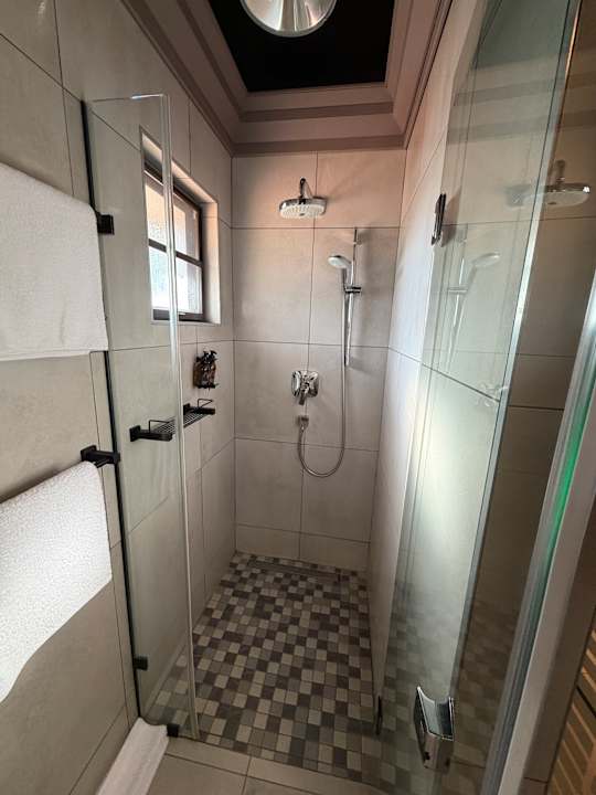 Zimmer Mokuti Etosha Lodge