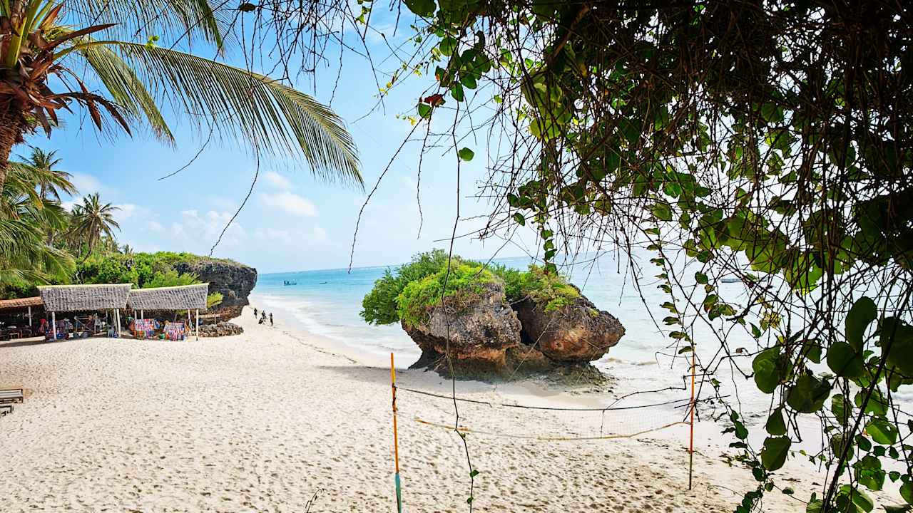 Strand Leopard Beach Resort & Spa