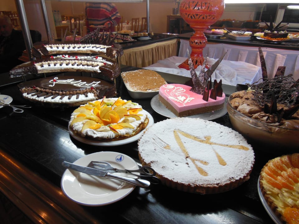 Des patissiers artistes !!! Hotel El Mouradi Djerba Menzel