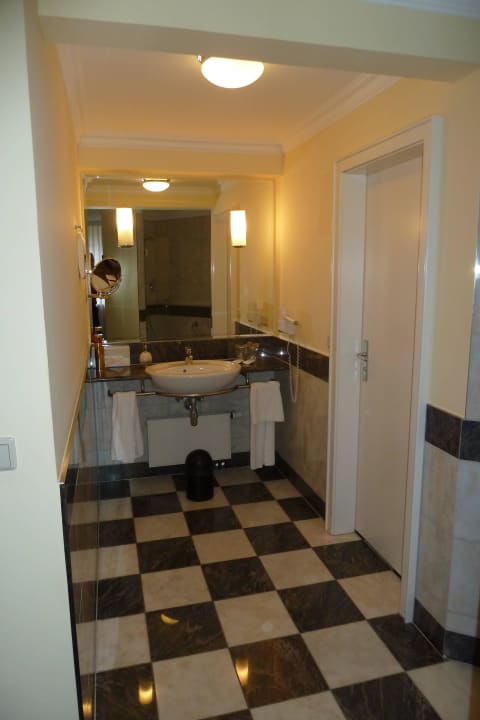 Offenes Bad mit getrenntem WC Neptun Hotel Kühlungsborn