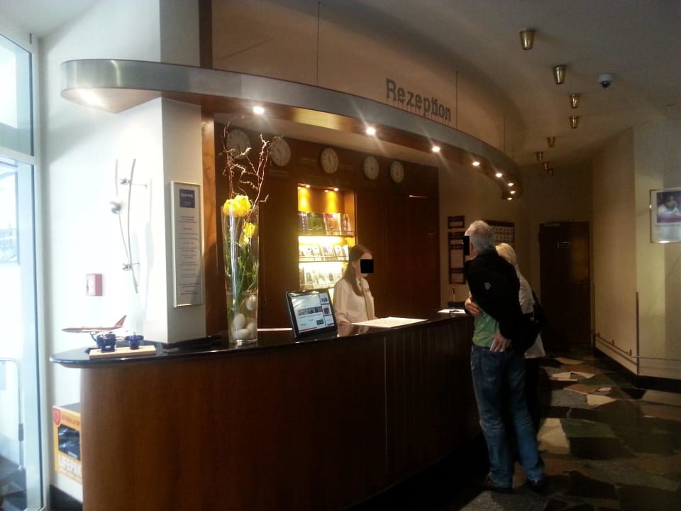 Der Empfang Hotel Dorint Charlottenhof Halle