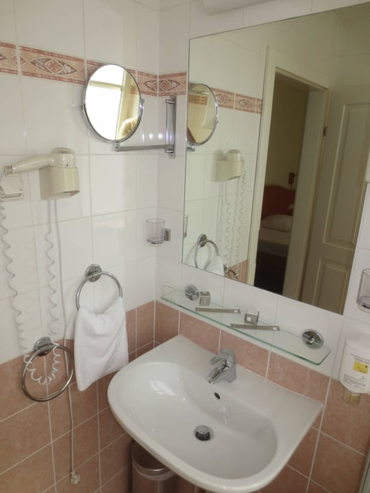 Badezimmer Suite Hotel 900 m zur Oper