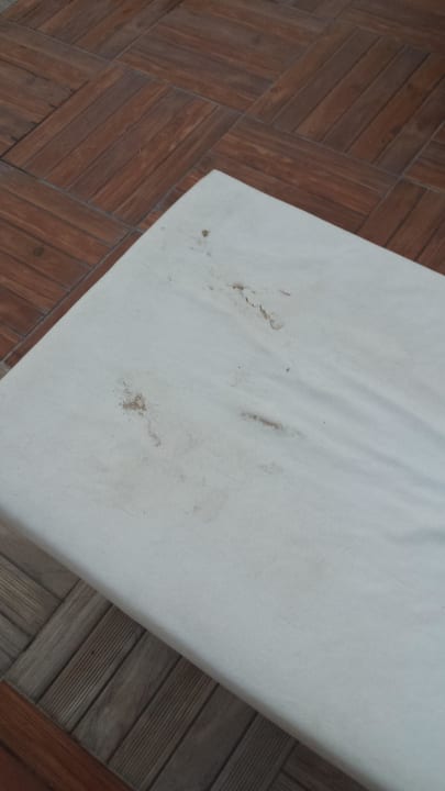 Musste man selber mit einem Schwamm reinigen! Hotel Sidekum