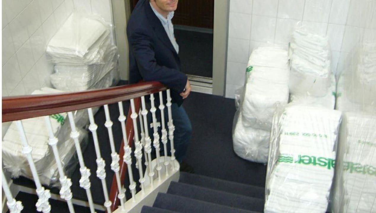 Das Treppenhaus gleicht eher einer Rumpelkammer! Hotel Lumen am Hauptbahnhof