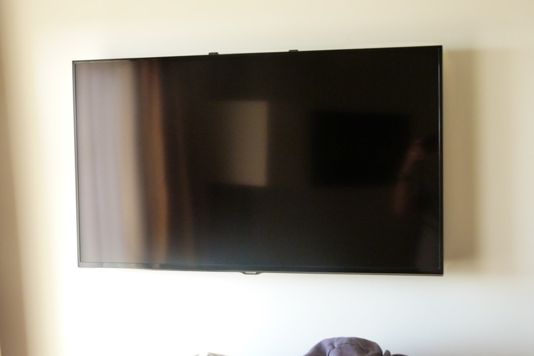 101 cm großer Flat-Fernseher PortoBay Falésia