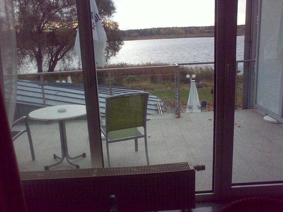 Über die Terrasse auf den Beetzsee Seehotel Bollmannsruh