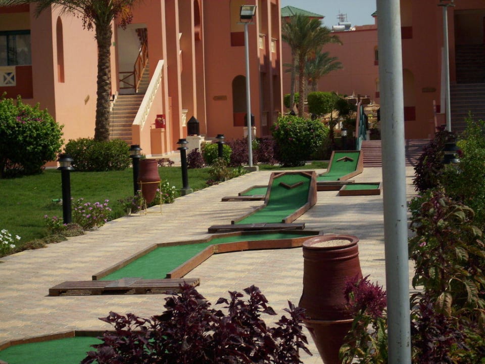 Minigolfanlage beim Aqua Blue Pickalbatros Aqua Vista Resort - Hurghada